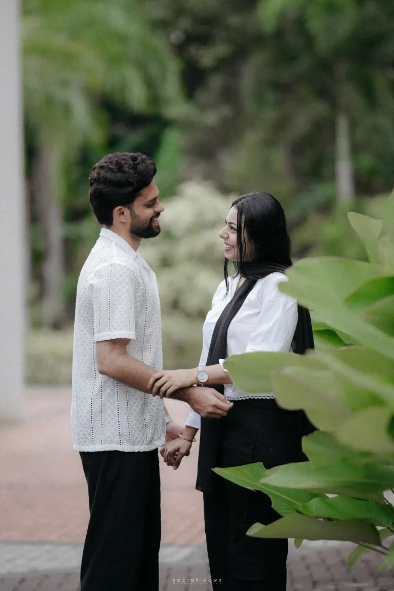 Couple holding hands Pre-Wedding Photoshoots in Kerala