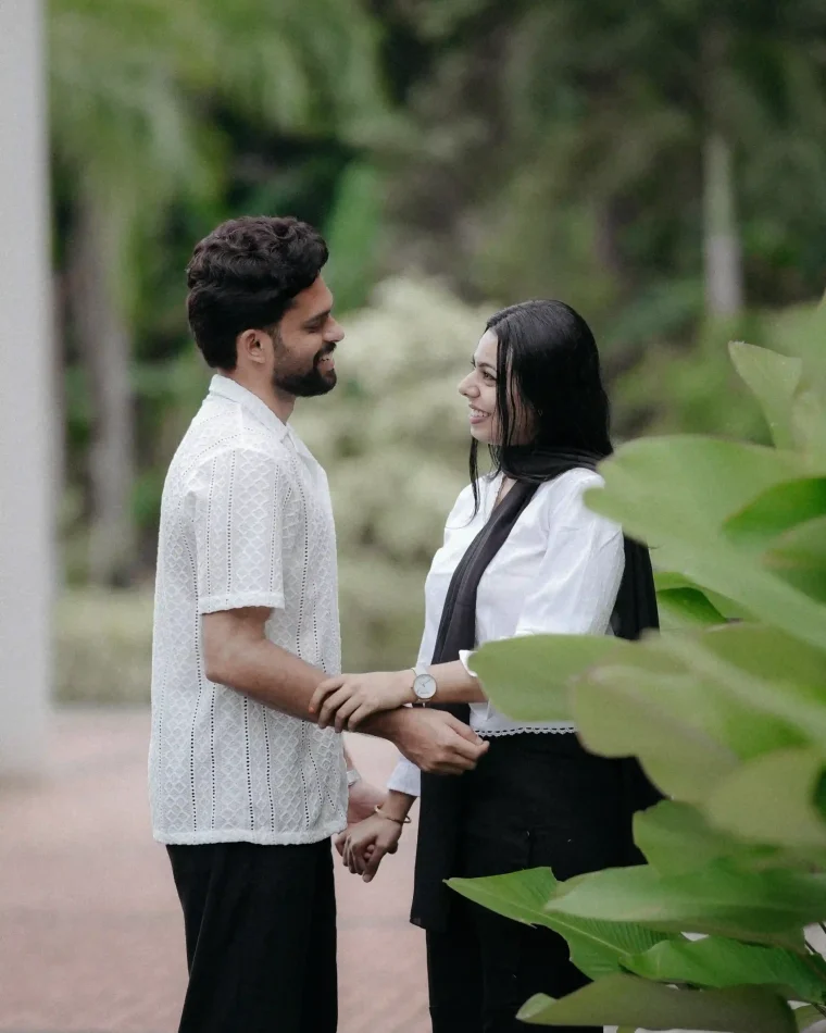 Couple holding hands Pre-Wedding Photoshoots in Kerala