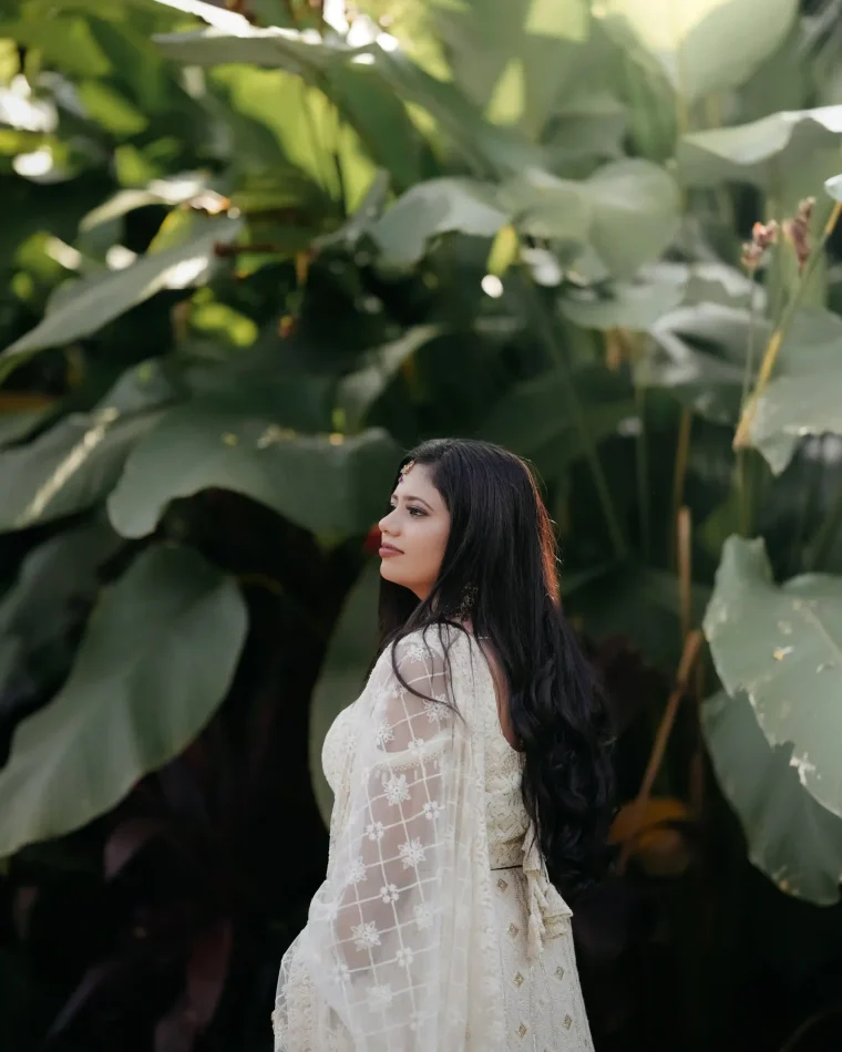 Greeny-background-bride-engagement